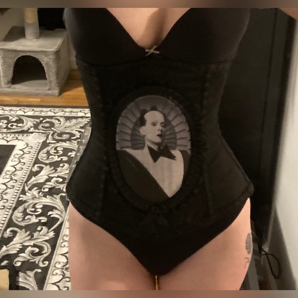 Ultra rare Louise Black Klaus Nomi cameo corset - Picture 3 of 7